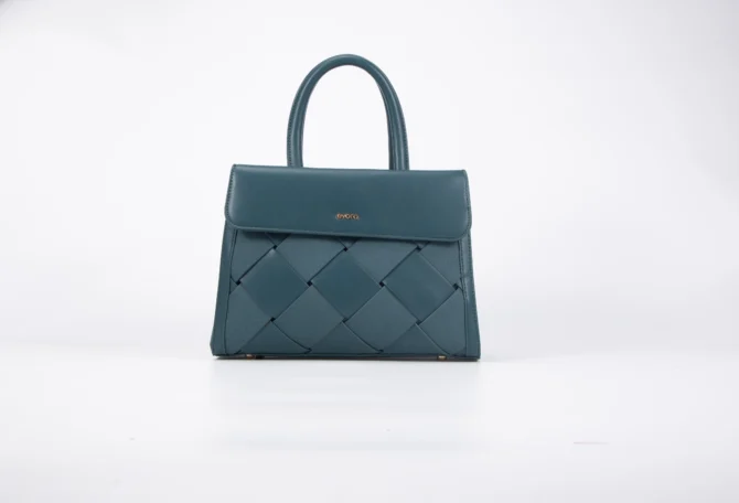 Set consisting of a medium-sized handbag with an elegant - Green